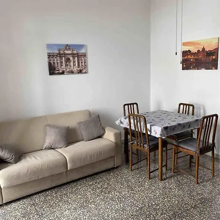 Apartment Maria Luisa House